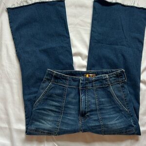 Kut from the Kloth Meg Fab Ab High Rise Wide Leg Raw Hem Denim